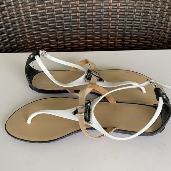 BCBGeneration Flat 0 to 1/2" Women's Sandals & Flip Flops - Picture 7 of 16